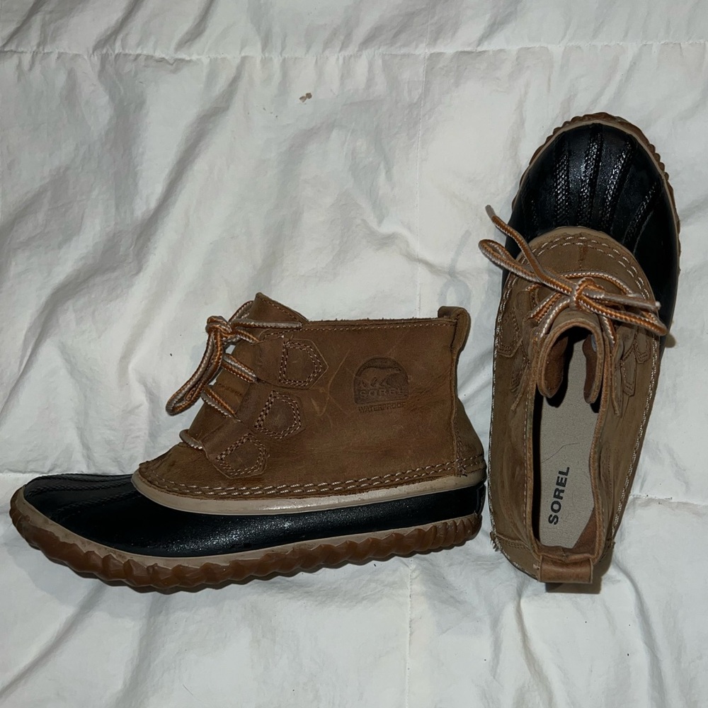 Sorel Out And About Duck Boot Size 6 - image 5